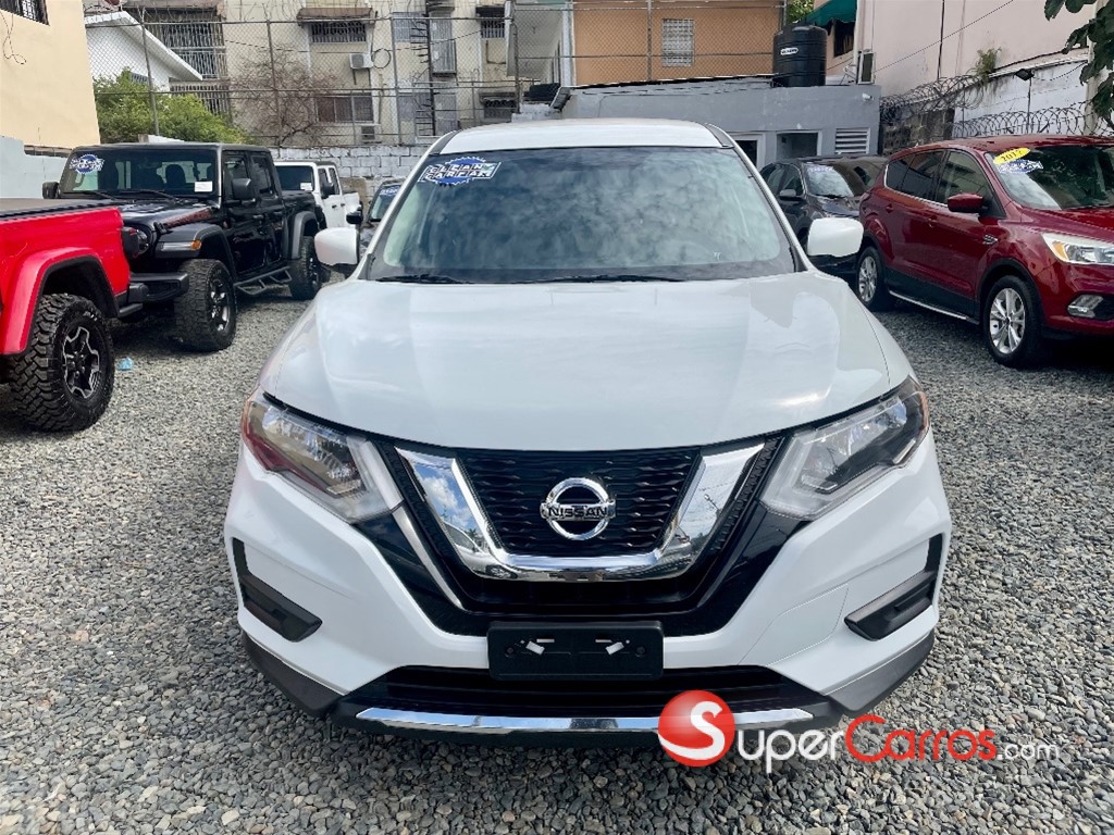 2017 Nissan Rogue — foto 2 / 9