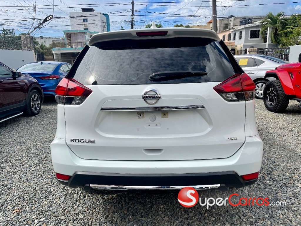 2017 Nissan Rogue — foto 5 / 9