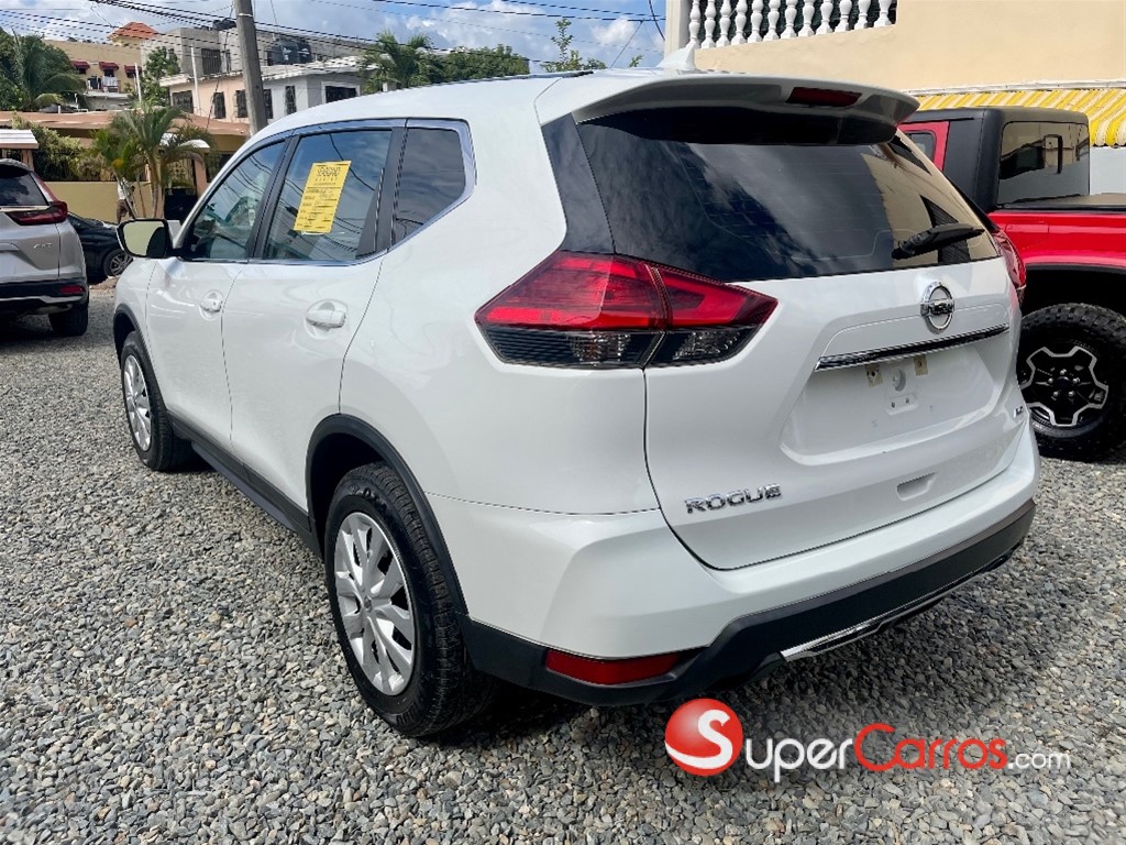 2017 Nissan Rogue — foto 6 / 9