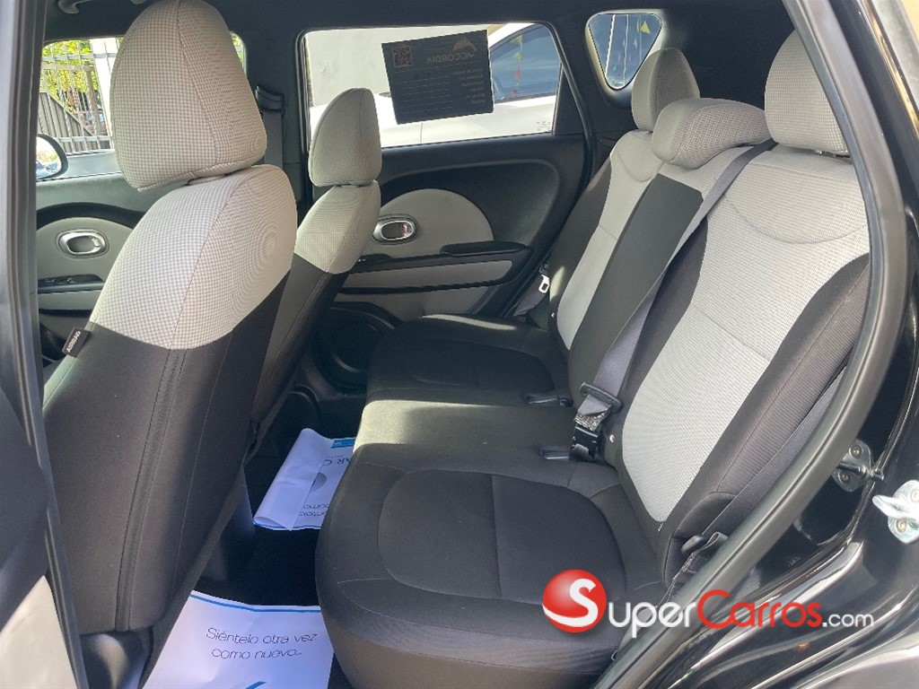 2017 Kia Soul — foto 8 / 9
