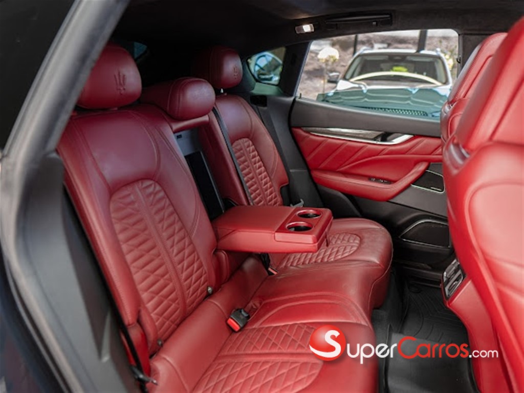 2019 Maserati Levante GTS — foto 6 / 10