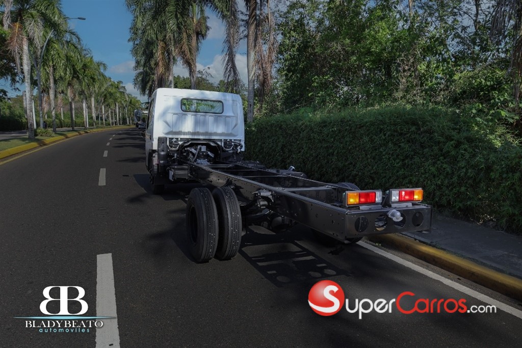 2025 Mitsubishi Motors Fuso Canter — foto 5 / 9