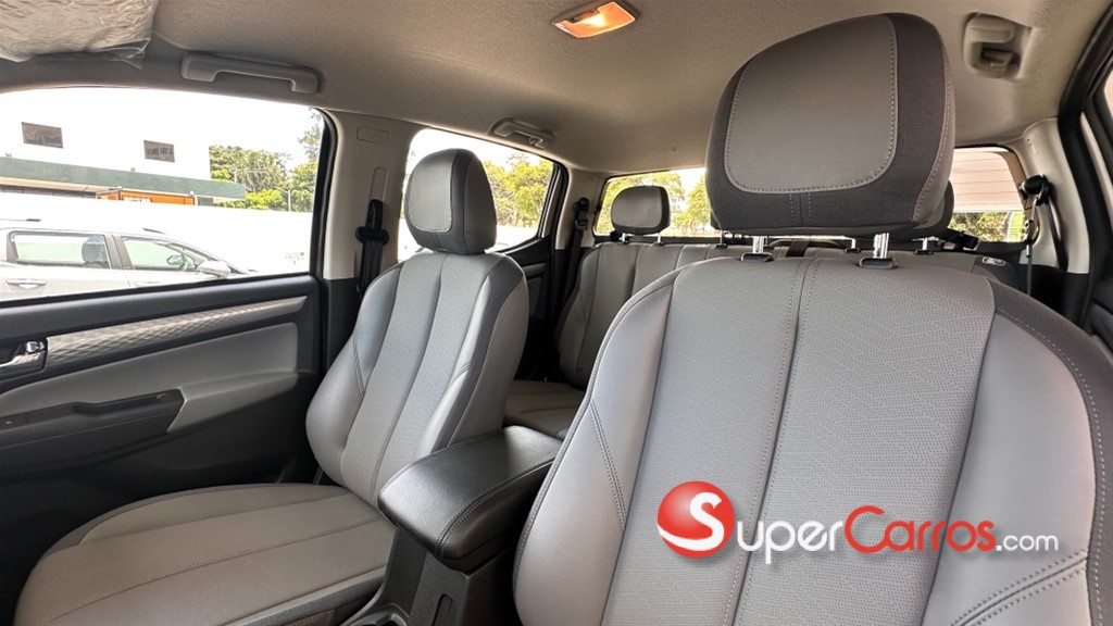 2026 Chevrolet Colorado LTZ — foto 4 / 8