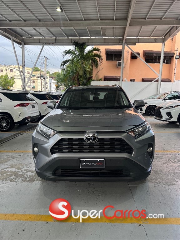 2021 Toyota RAV4 XLE — foto 2 / 10