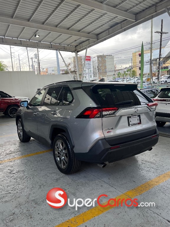 2021 Toyota RAV4 XLE — foto 8 / 10