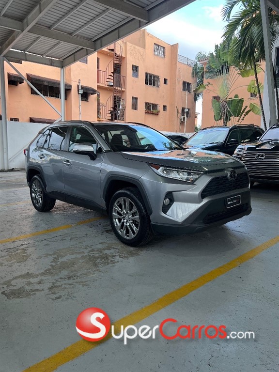 2021 Toyota RAV4 XLE — foto 10 / 10