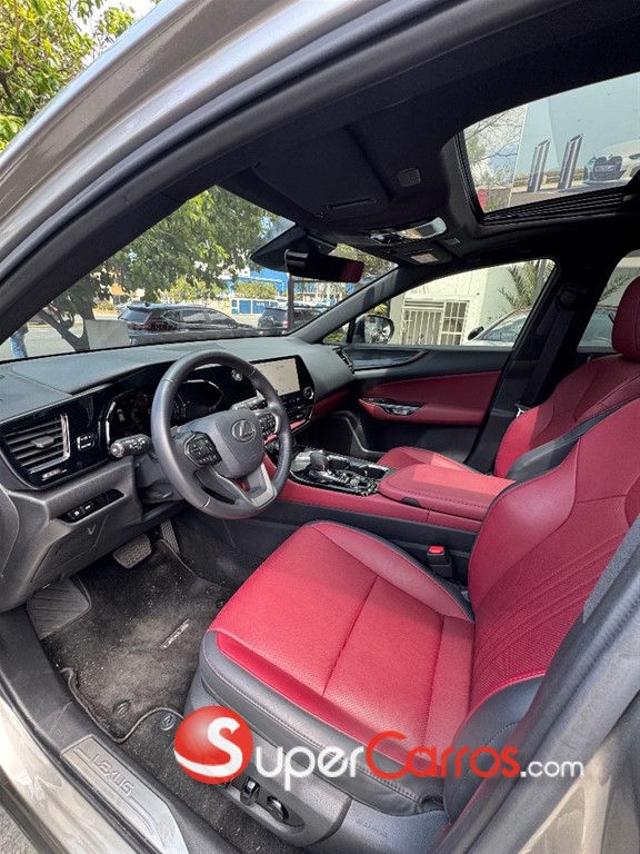 2024 Lexus NX 250 — foto 9 / 12