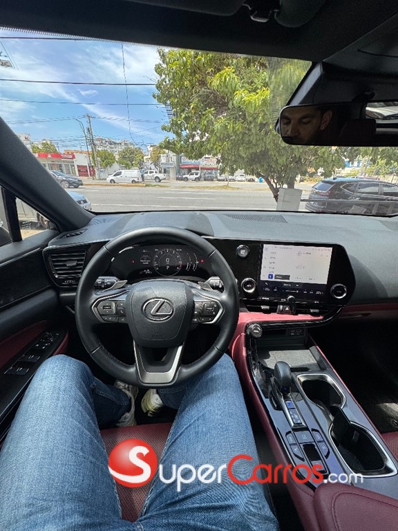 2024 Lexus NX 250 — foto 10 / 12