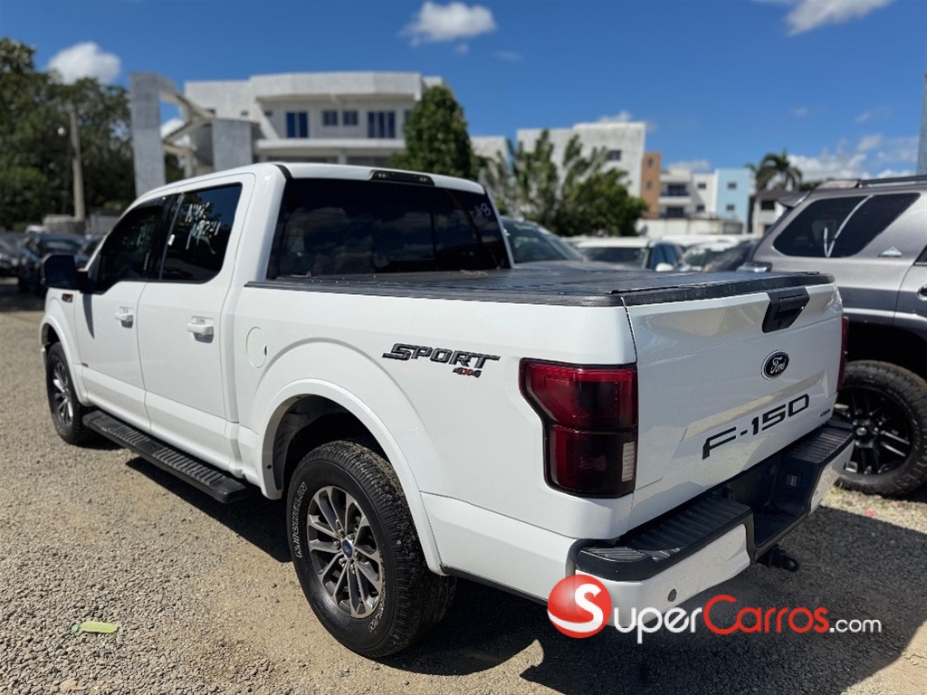 2019 Ford F 150 XLT — foto 8 / 10