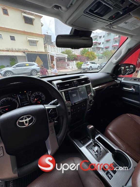 2020 Toyota 4 Runner Limited — foto 9 / 10