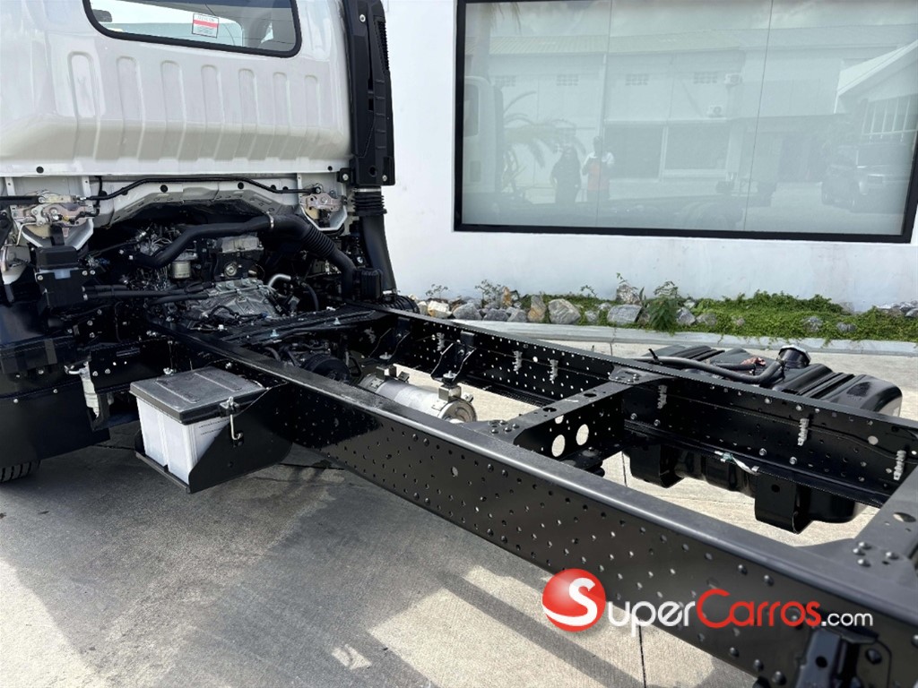 2025 Isuzu NQR 16 Pies — foto 4 / 7