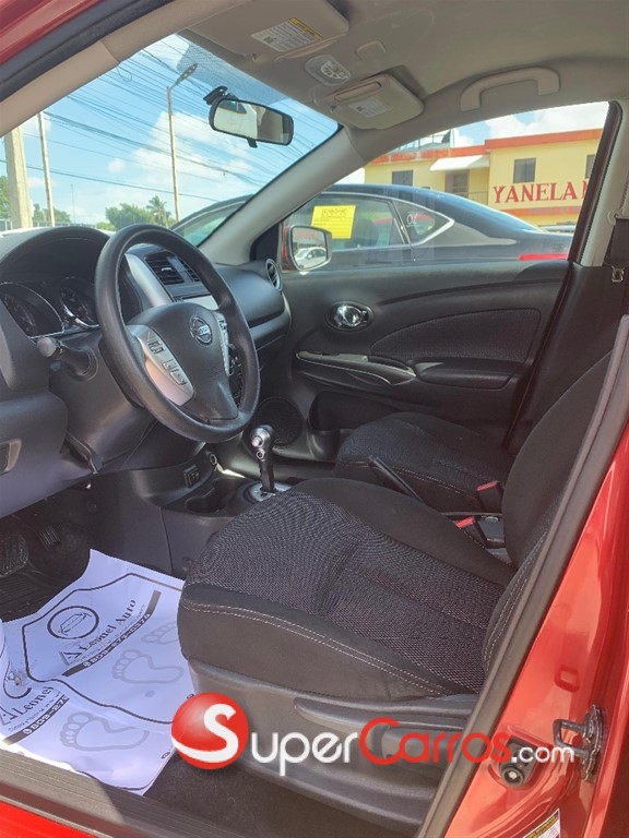 2019 Nissan Versa SV — foto 4 / 7