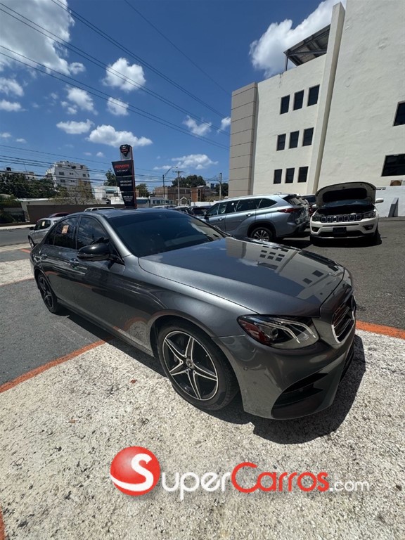 2019 Mercedes-Benz Clase E 300 — foto 4 / 9