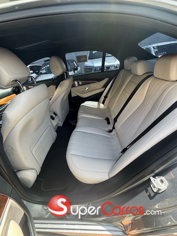 2019 Mercedes-Benz Clase E 300 — foto 6 / 9