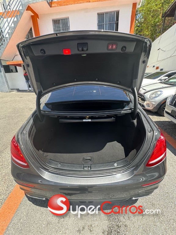 2019 Mercedes-Benz Clase E 300 — foto 8 / 9