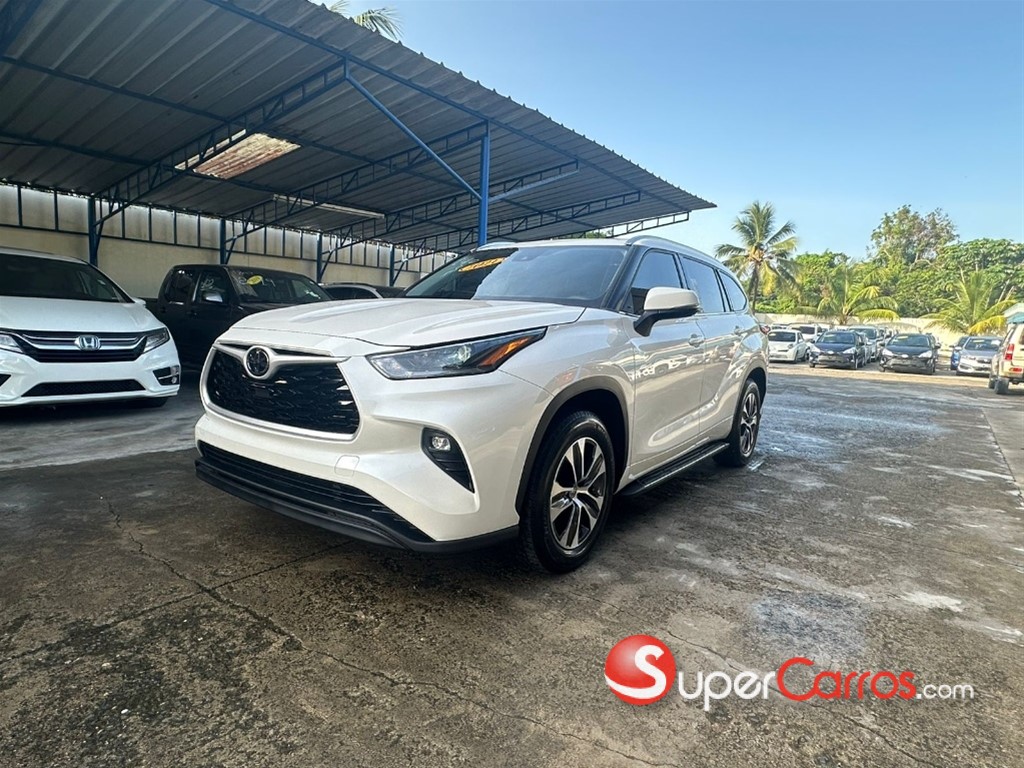 2021 Toyota Highlander XLE — foto 3 / 12