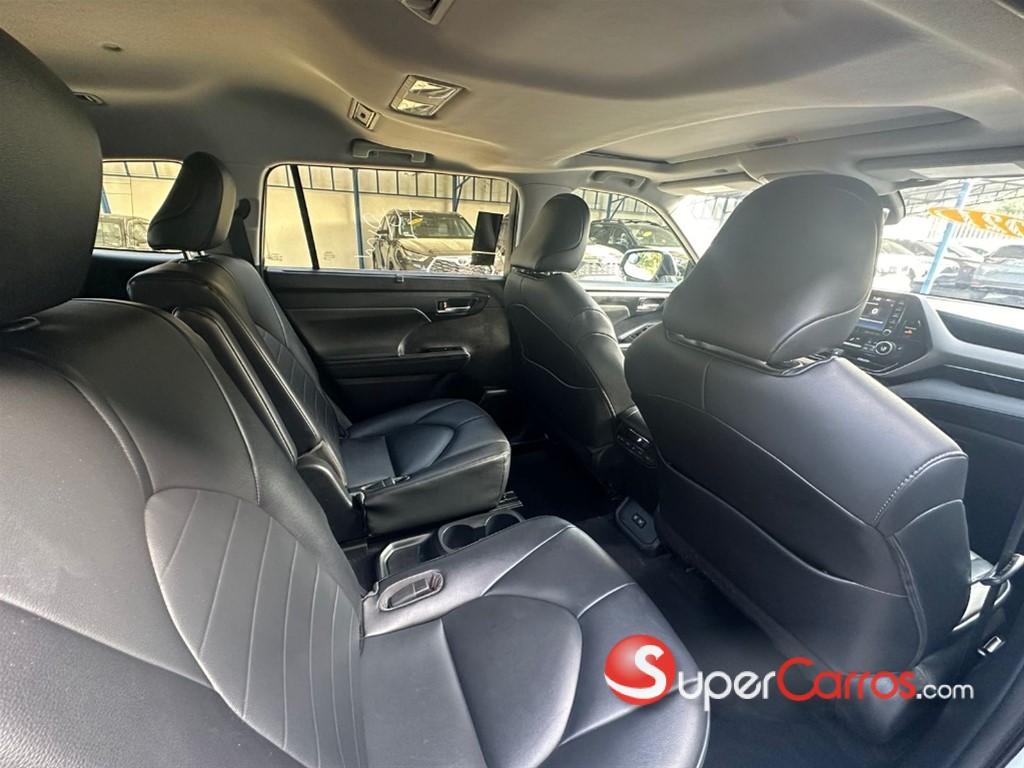 2021 Toyota Highlander XLE — foto 7 / 12