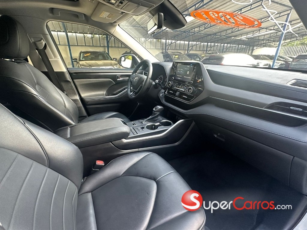 2021 Toyota Highlander XLE — foto 9 / 12