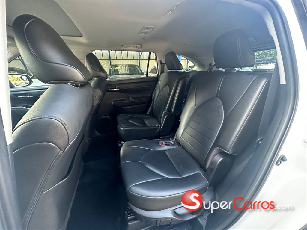 2021 Toyota Highlander XLE — foto 11 / 12