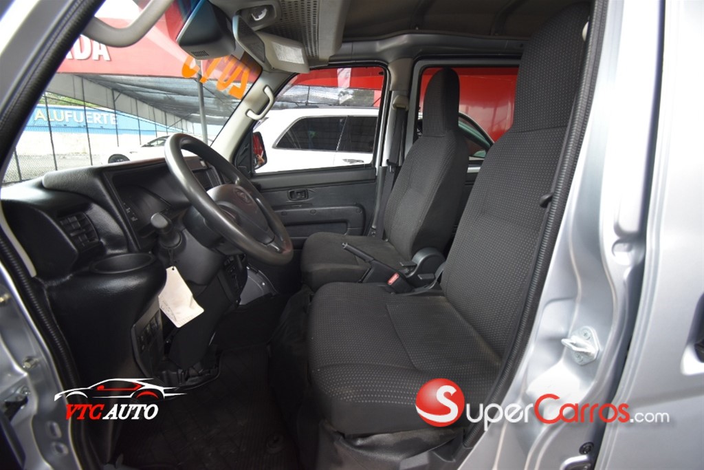 2019 Daihatsu Hijet — foto 9 / 12