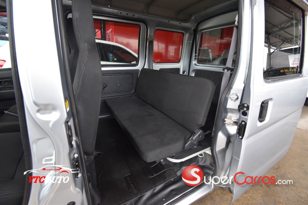 2019 Daihatsu Hijet — foto 10 / 12