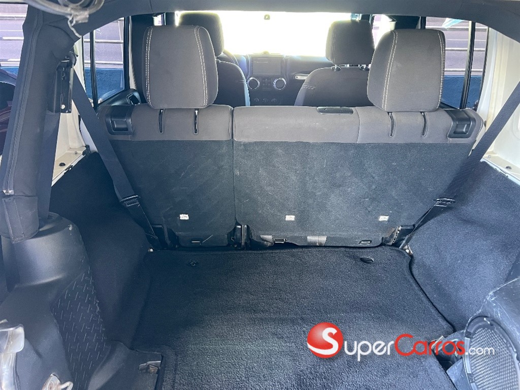 2013 Jeep Wrangler Sahara Unlimited — foto 6 / 8