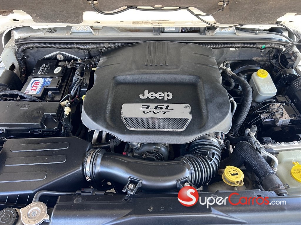 2013 Jeep Wrangler Sahara Unlimited — foto 8 / 8