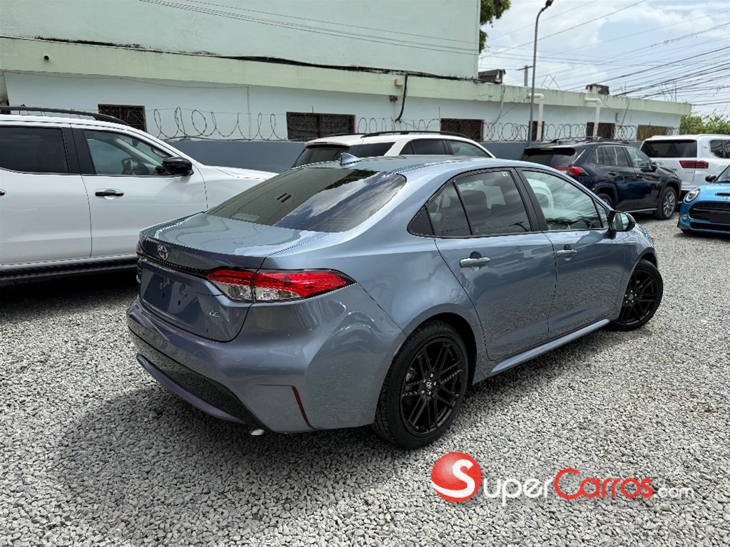 2020 Toyota Corolla LE — foto 8 / 10