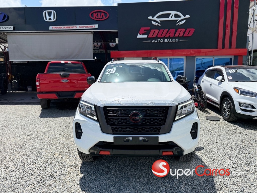 2025 Nissan Navara PRO X4 — foto 2 / 10