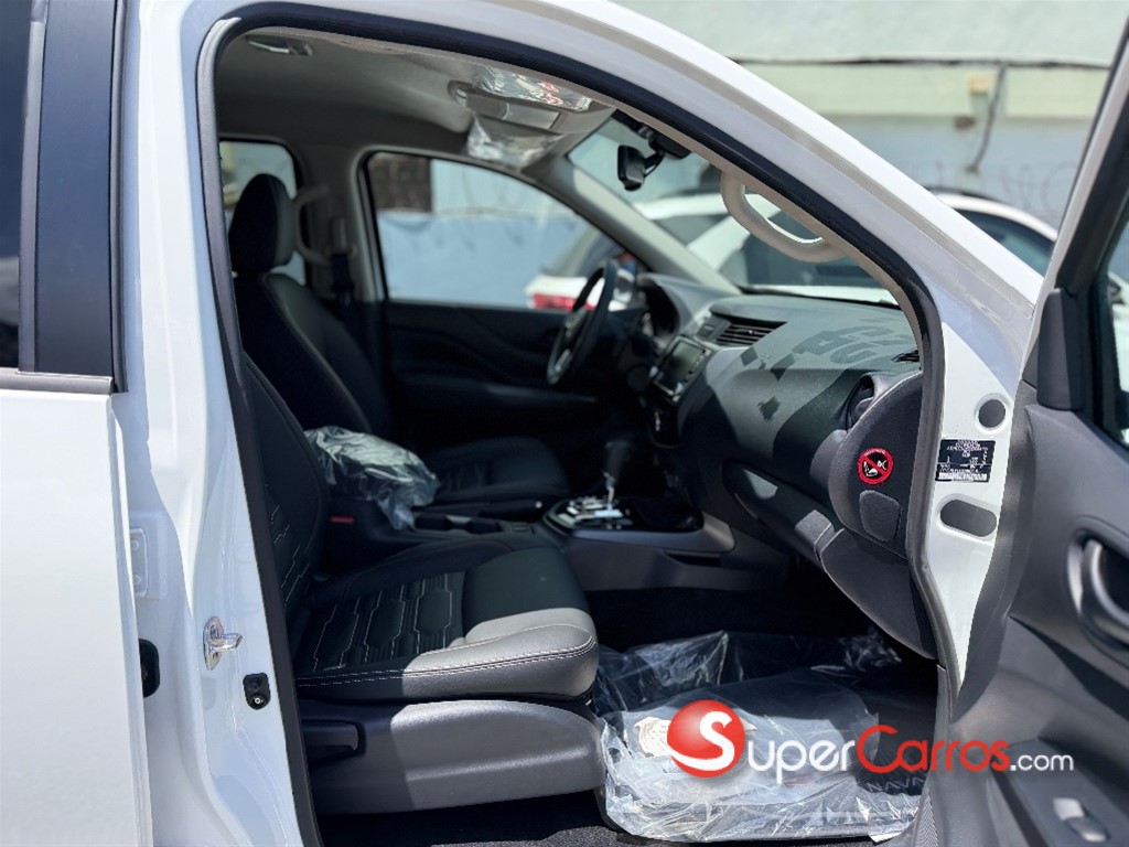 2025 Nissan Navara PRO X4 — foto 7 / 10