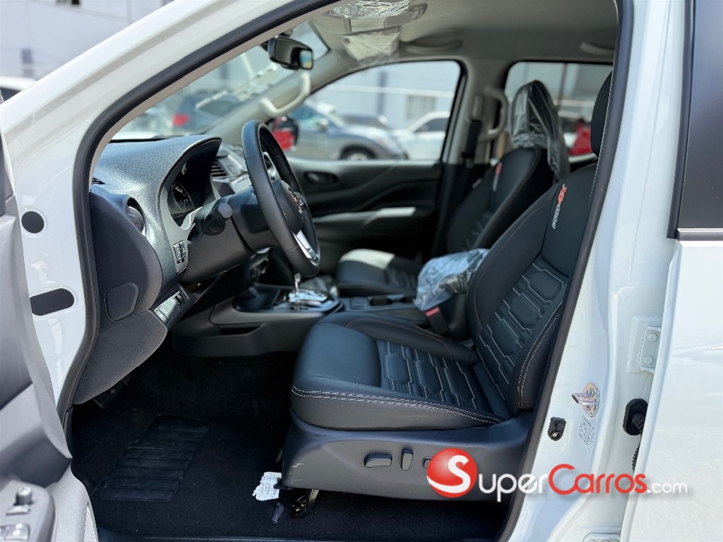 2025 Nissan Navara PRO X4 — foto 9 / 10