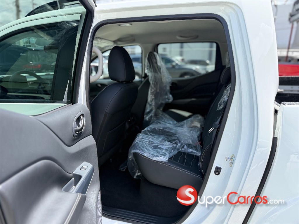 2025 Nissan Navara PRO X4 — foto 10 / 10