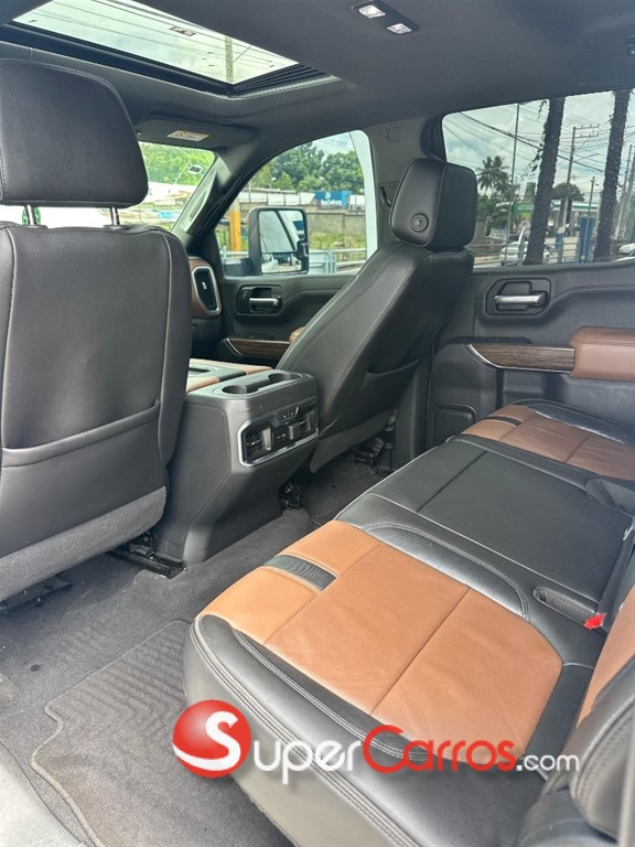 2020 Chevrolet Silverado High Country — foto 5 / 8