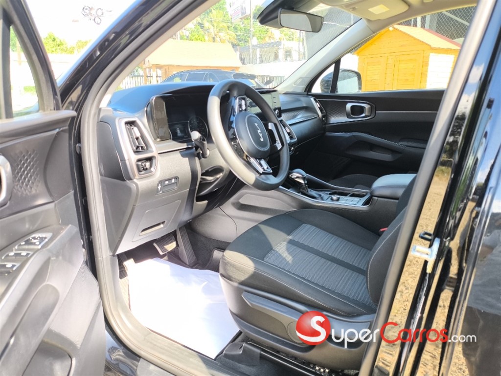 2022 Kia Sorento LX — foto 5 / 12