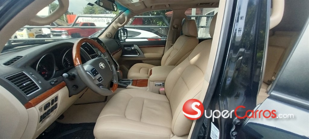 2013 Toyota Land Cruiser — foto 6 / 12