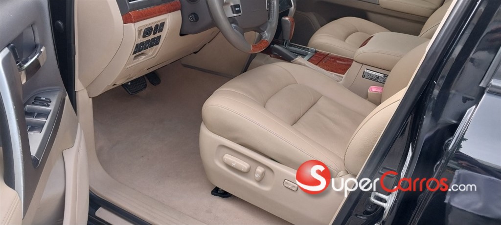 2013 Toyota Land Cruiser — foto 12 / 12