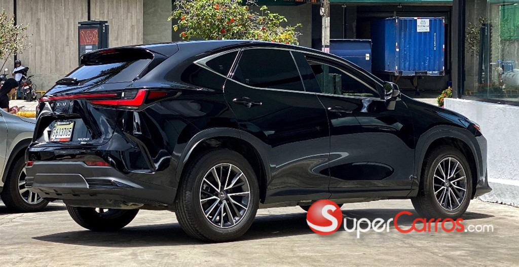 2023 Lexus NX 250 — foto 7 / 10