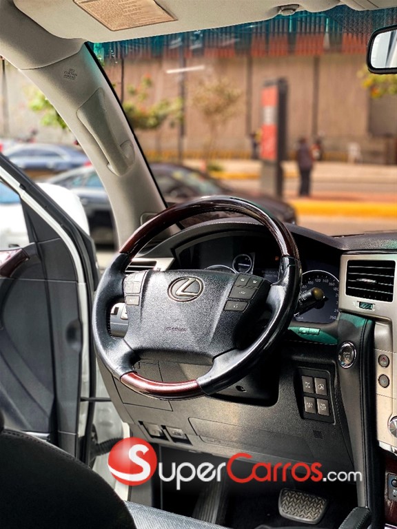 2015 Lexus LX 570 — foto 4 / 12