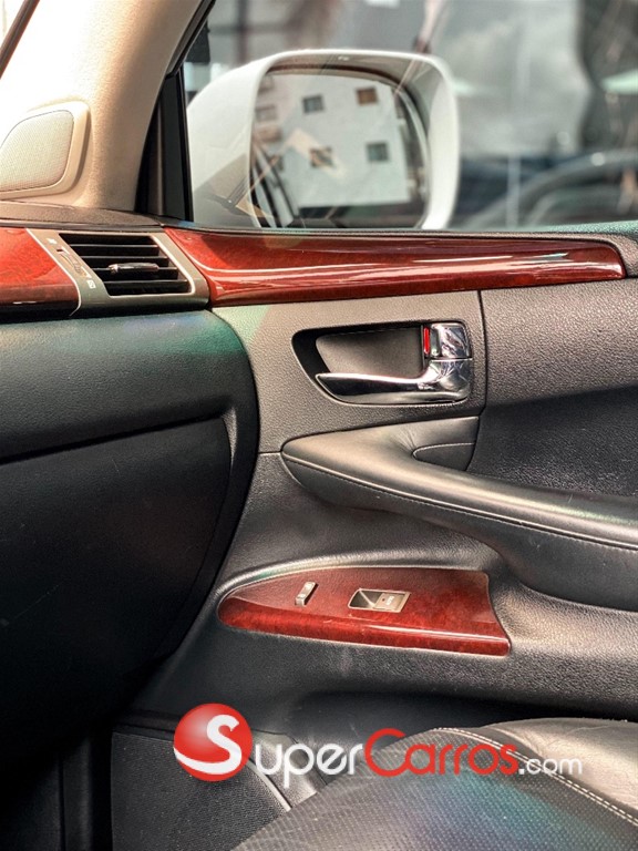 2015 Lexus LX 570 — foto 8 / 12