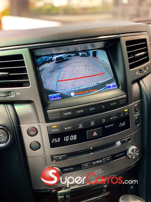 2015 Lexus LX 570 — foto 9 / 12
