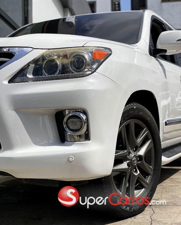 2015 Lexus LX 570 — foto 11 / 12