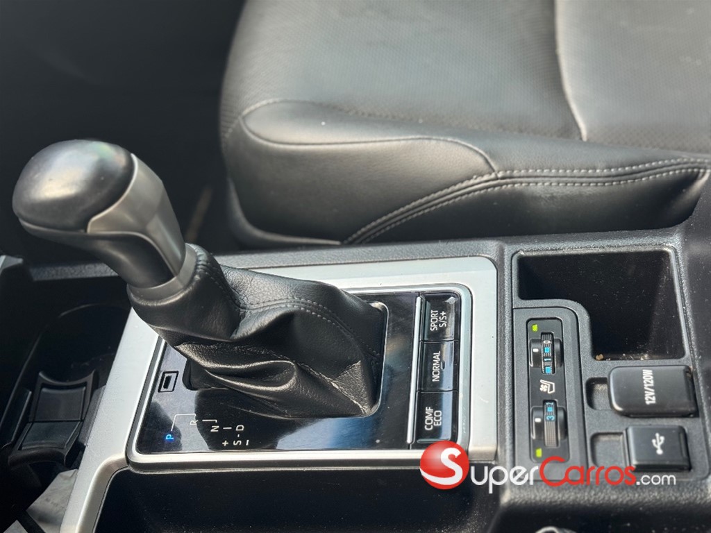 2022 Toyota Land Cruiser Prado VXL — foto 6 / 11