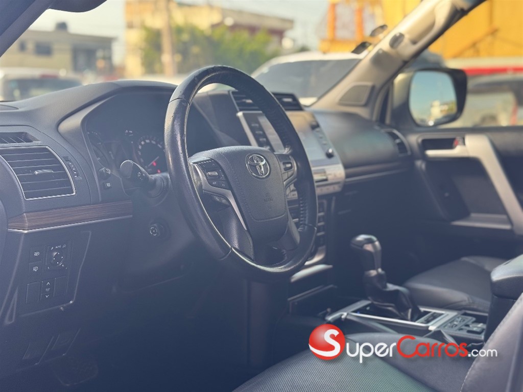 2022 Toyota Land Cruiser Prado VXL — foto 8 / 11