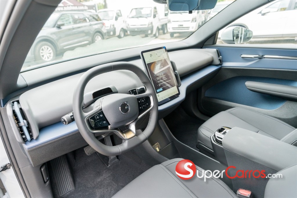 2025 Volvo EX30 Core — foto 3 / 8