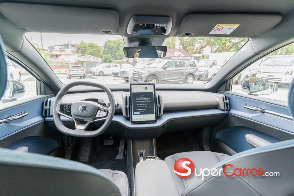 2025 Volvo EX30 PLUS — foto 6 / 9