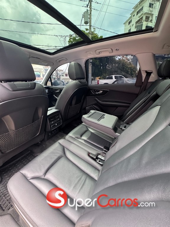 2020 Audi Q7 55 TFSI — foto 7 / 12