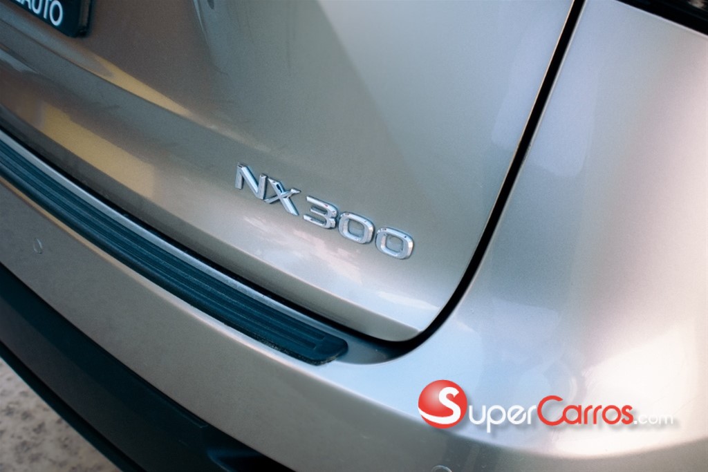 2020 Lexus NX 300 — foto 9 / 12