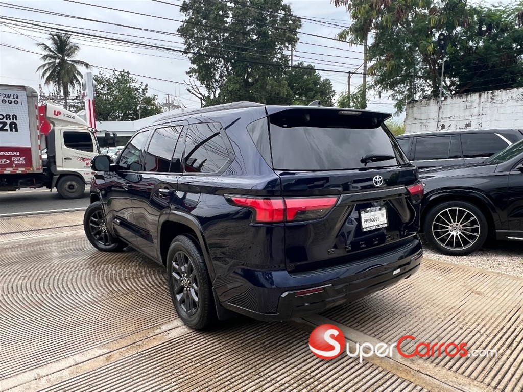 2023 Toyota Sequoia — foto 4 / 12