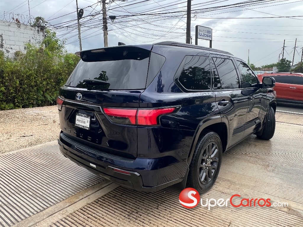 2023 Toyota Sequoia — foto 6 / 12