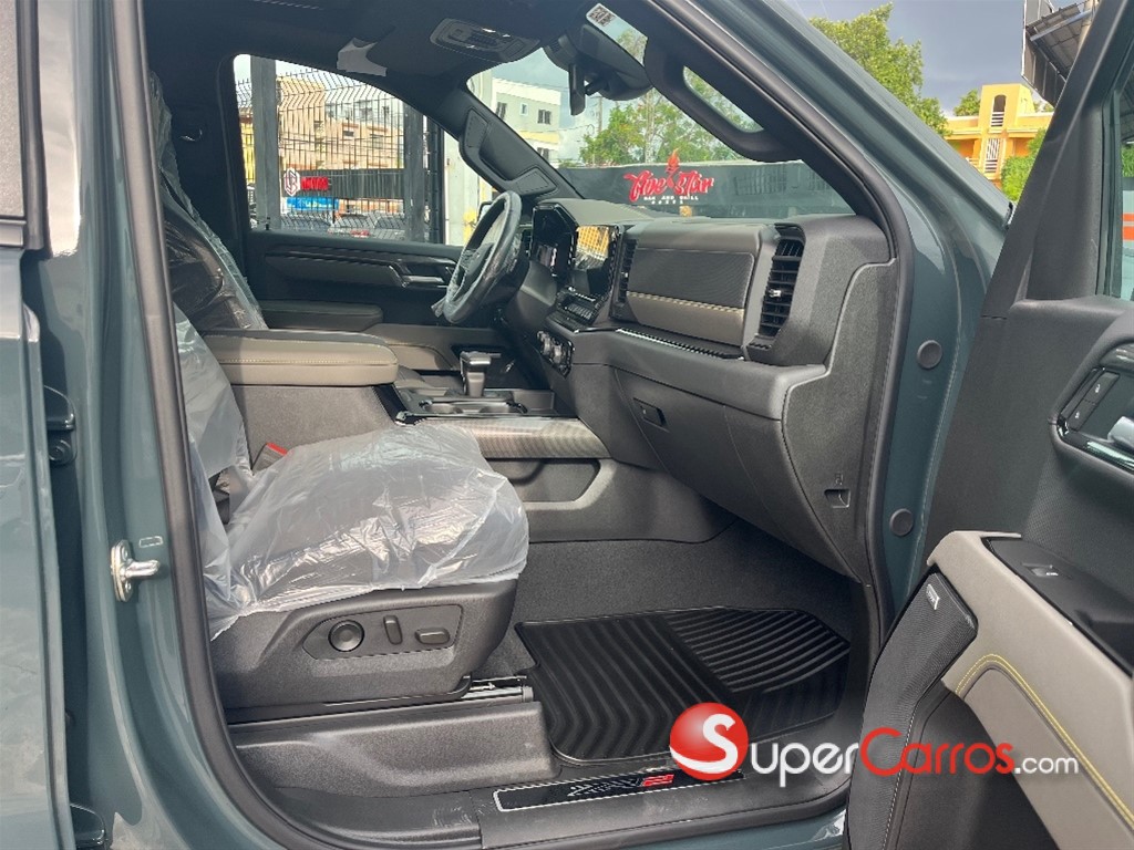 2025 Chevrolet Silverado ZR2 — foto 6 / 12